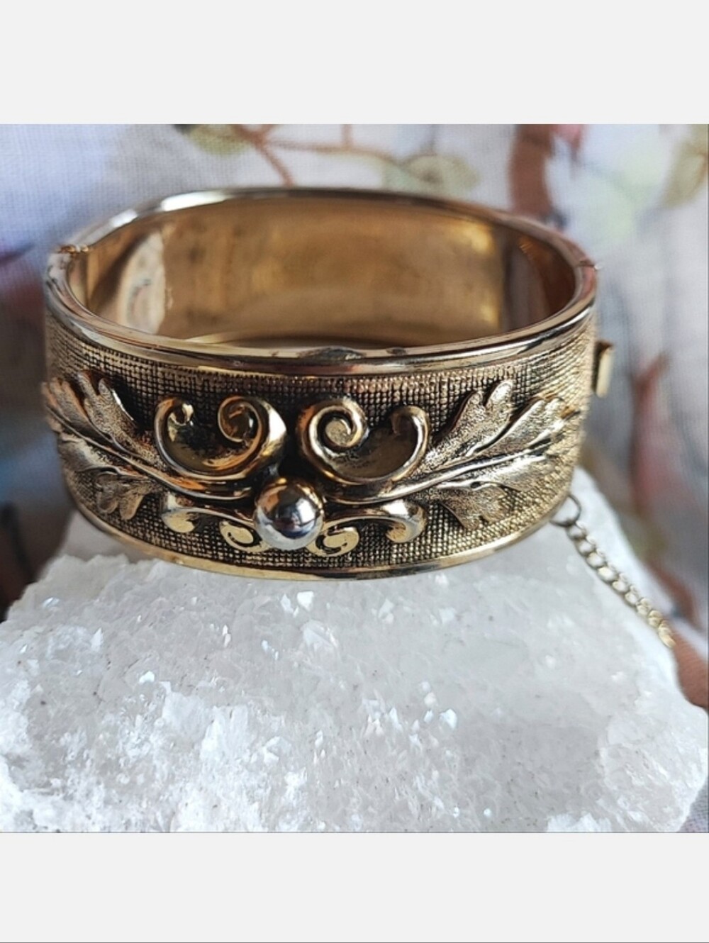 Unsigned Vintage Botanical Bangle Gold Tone Bracelet Safety Chain Whiting Davis?